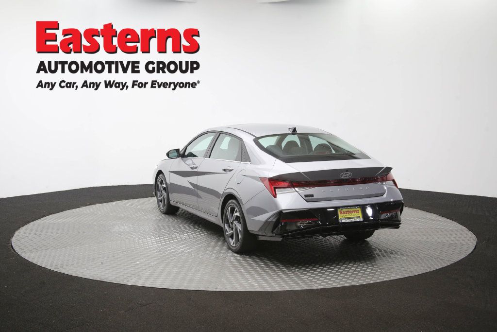 Used 2025 Hyundai Elantra SEL FWD image 70