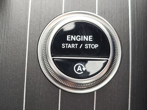 Used 2025 Mercedes-Benz C 300 4MATIC Sedan image 31