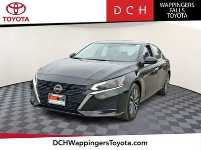 Used 2024 Nissan Altima 2.5 SV