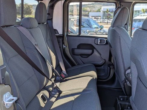 New 2026 Jeep Gladiator Sport image 18