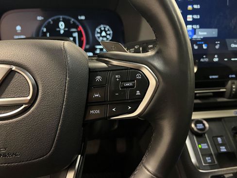 Used 2024 Lexus GX 550 w/ Cold Area Package AWD/4WD image 18