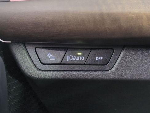 Used 2025 BMW X1 xDrive28i w/ Premium Package image 18