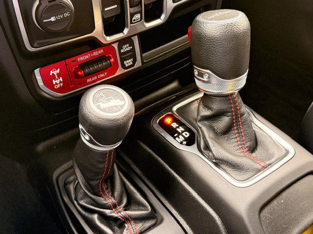 Used 2022 Jeep Gladiator Rubicon w/ LED Lighting Group AWD/4WD image 19
