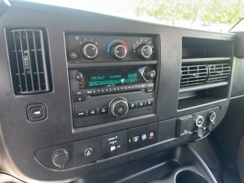 Used 2019 Chevrolet Express 3500 LS RWD image 26