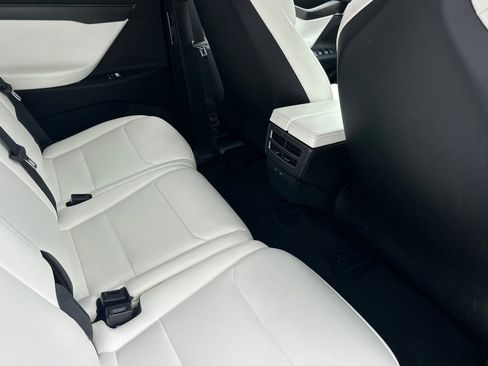 Used 2018 Tesla Model X 100D image 30