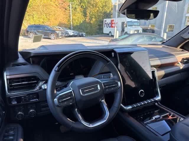 Used 2026 GMC Yukon Denali w/ Denali Reserve Package AWD/4WD image 11