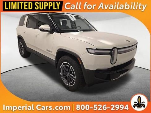 Used 2025 Rivian R1S Adventure AWD/4WD image 1