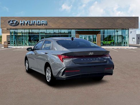 New 2026 Hyundai Elantra Blue image 5