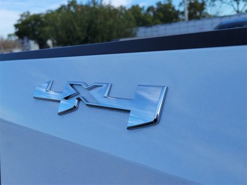 New 2026 GMC Sierra 1500 SLE w/ Preferred Package image 11