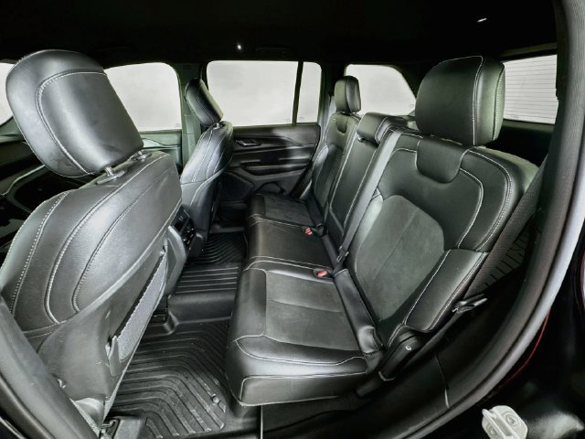 Used 2024 Jeep Grand Cherokee Altitude AWD/4WD image 27
