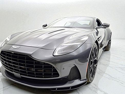 Used 2024 Aston Martin DB12 Coupe image 6