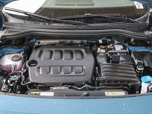 New 2025 Volkswagen Tiguan SE image 12