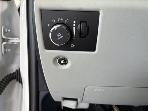 Used 2017 Jeep Grand Cherokee Summit AWD/4WD image 20