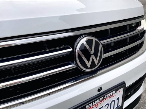 Certified 2023 Volkswagen Tiguan SEL R-Line AWD/4WD image 30