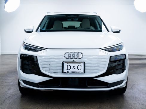 Used 2025 Audi Q6 e-tron Premium Plus image 2