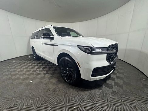 New 2025 Lincoln Navigator L Reserve w/ Jet Appearance Package image 7