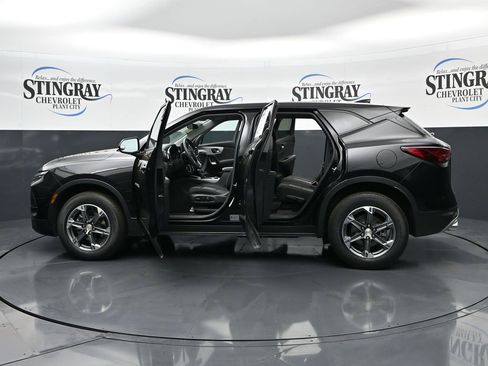 Used 2025 Chevrolet Blazer LT AWD/4WD image 37