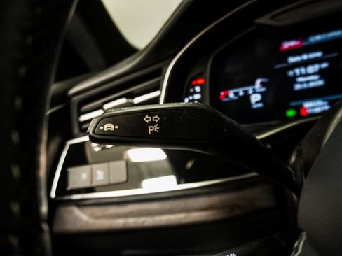 Used 2021 Audi Q8 AWD/4WD image 20