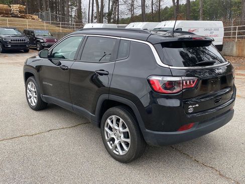 Used 2022 Jeep Compass Latitude image 7