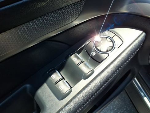 Used 2018 Ford Explorer XLT AWD/4WD image 23