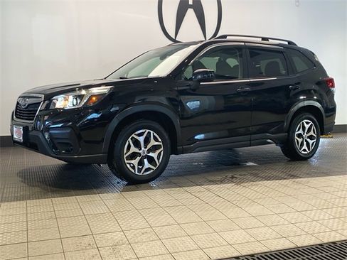 Used 2020 Subaru Forester Premium image 3