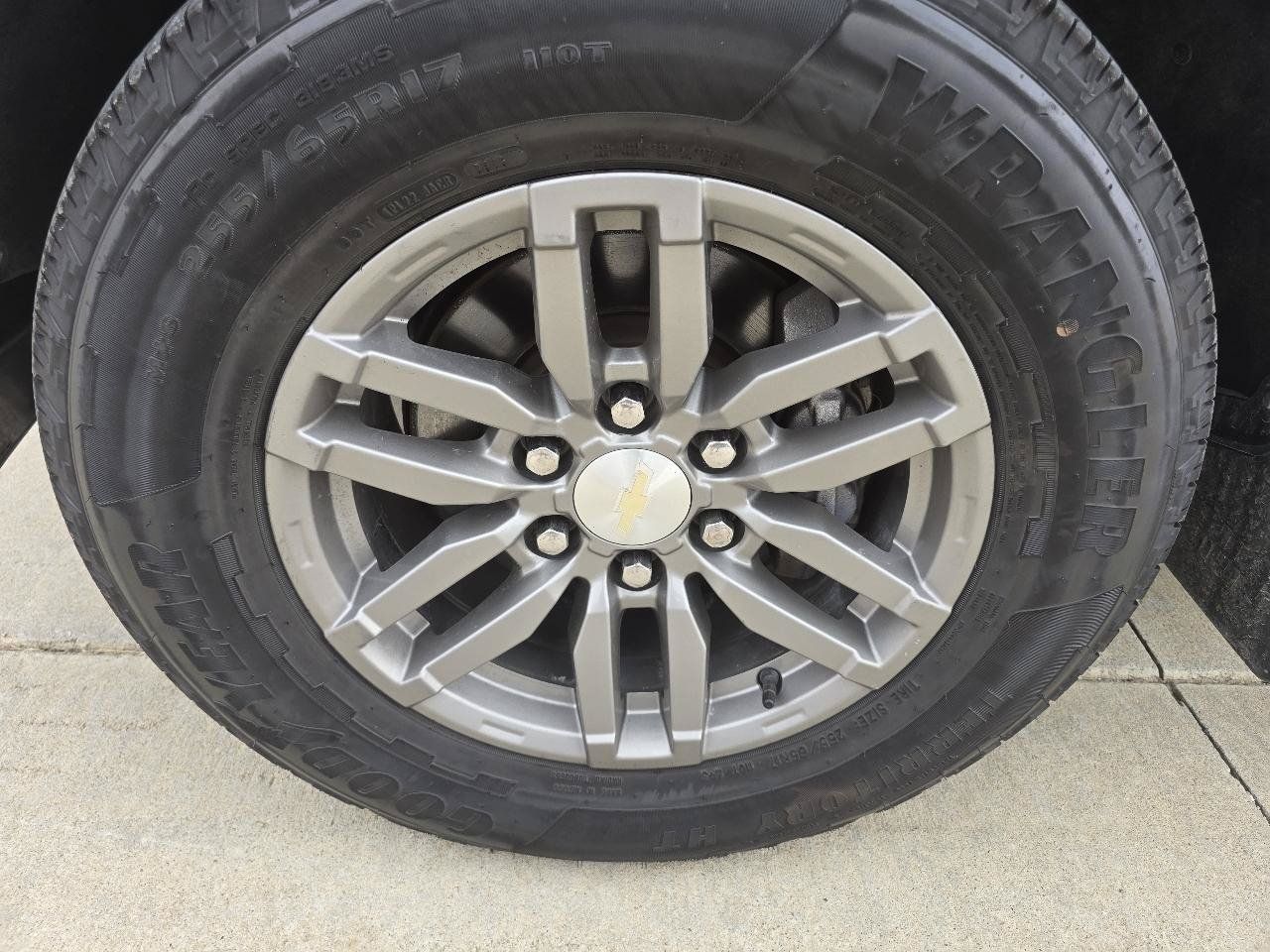 Used 2023 Chevrolet Colorado LT w/ LT Convenience Package II AWD/4WD image 10