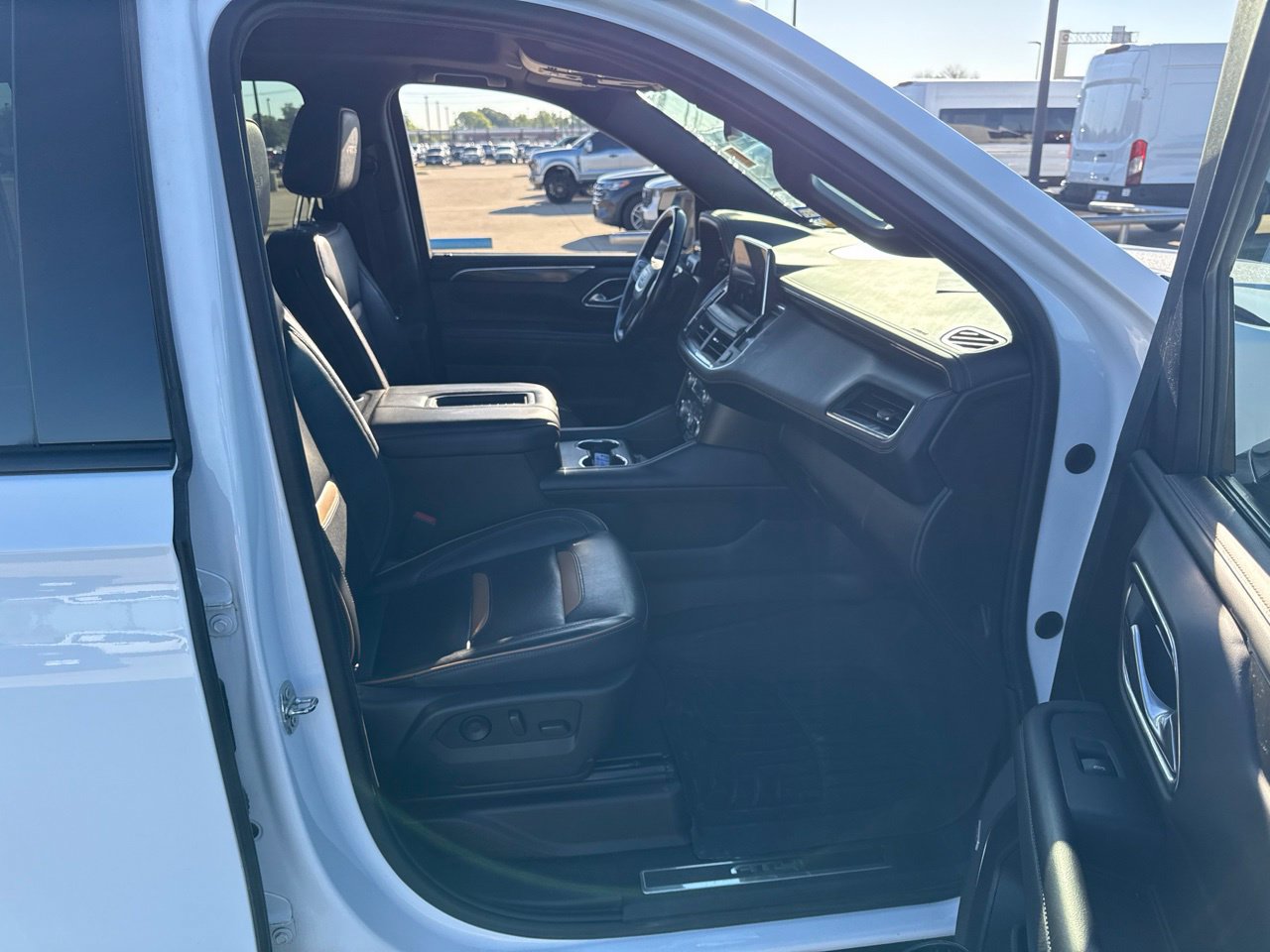 Used 2022 GMC Yukon XL AT4 w/ Max Trailering Package AWD/4WD image 14