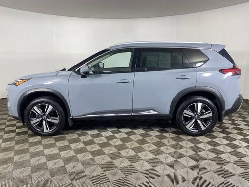 Used 2022 Nissan Rogue Platinum w/ Head-Up Display Package AWD/4WD image 9