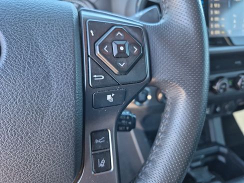 Used 2019 Toyota Tacoma TRD Off-Road AWD/4WD image 27