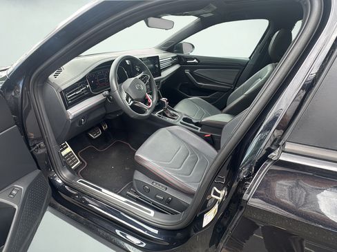 Used 2025 Volkswagen Jetta GLI Autobahn FWD image 44