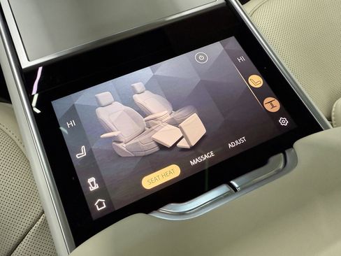 Used 2023 Land Rover Range Rover SV image 40