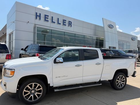 Used 2022 GMC Canyon Denali AWD/4WD image 3