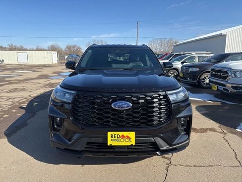 Used 2025 Ford Explorer ST-Line image 2