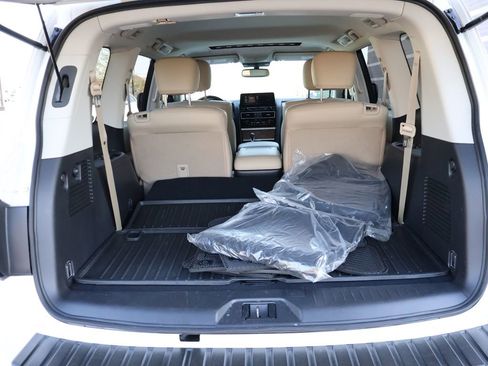Used 2024 Nissan Armada SL w/ Captain's Chairs Package AWD/4WD image 11