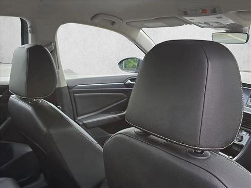 Used 2024 Volkswagen Jetta SE FWD image 21