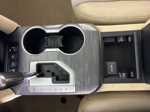 Used 2012 Toyota Camry LE image 21