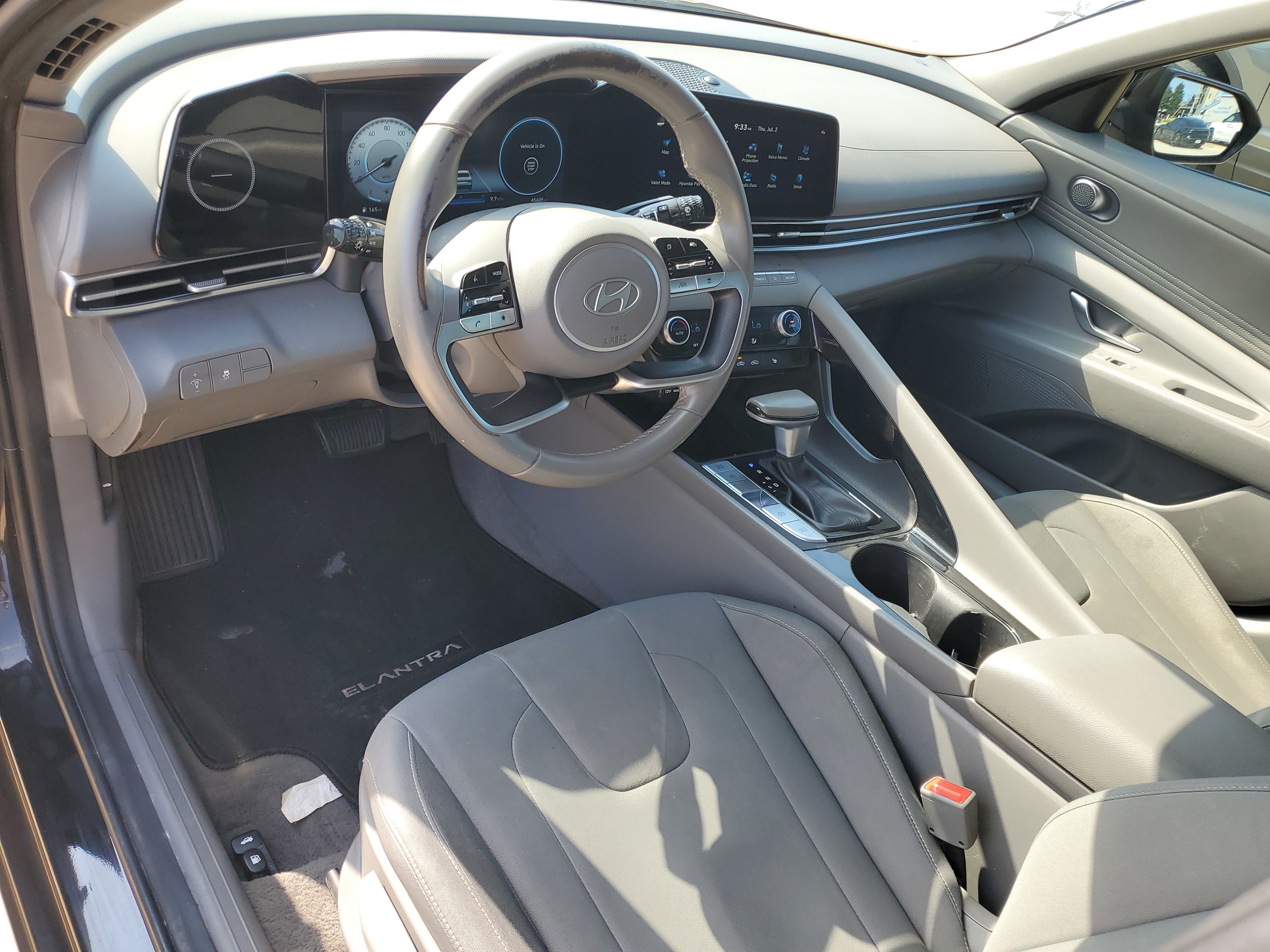 Used 2025 Hyundai Elantra SEL FWD image 4