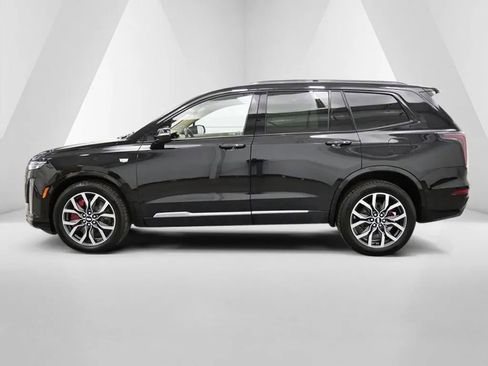 Used 2023 Cadillac XT6 Sport w/ Platinum Package image 4
