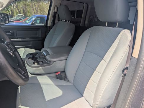 Used 2017 RAM 1500 Express AWD/4WD image 6