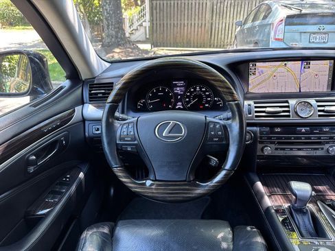 Used 2016 Lexus LS 460 AWD w/ Comfort Package image 18