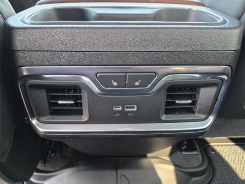 Certified 2026 GMC Sierra 3500 Denali Ultimate AWD/4WD image 17