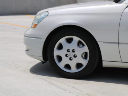 Used 2001 Lexus LS 430 RWD image 29