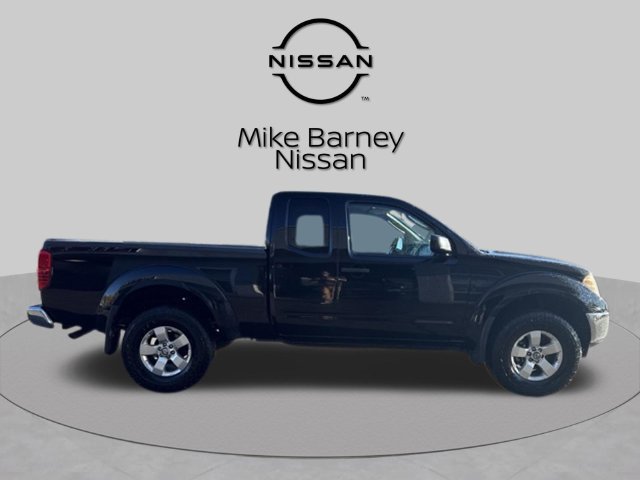 Used 2011 Nissan Frontier SV AWD/4WD image 2
