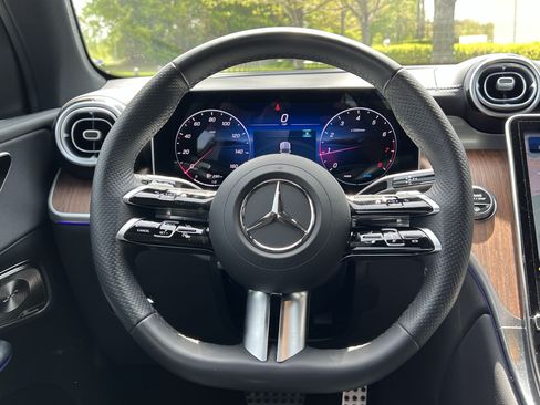 Certified 2025 Mercedes-Benz GLC 300 4MATIC image 18