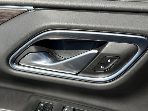 Used 2022 Chevrolet Tahoe Z71 w/ Luxury Package image 16