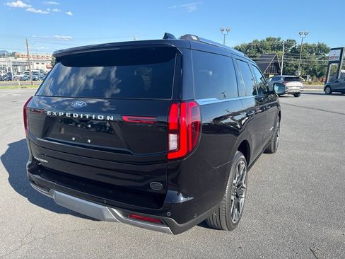 Used 2025 Ford Expedition Platinum w/ Platinum Ultimate Package AWD/4WD image 5