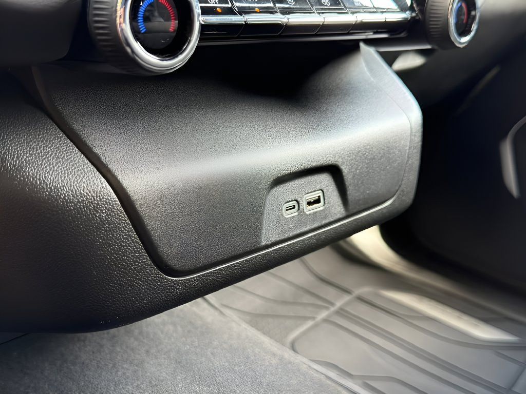 Used 2025 Chevrolet Tahoe LS AWD/4WD image 19