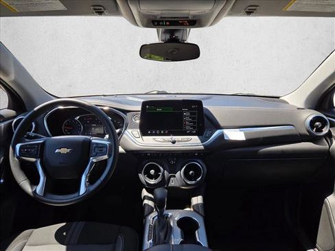 Used 2025 Chevrolet Blazer LT image 13