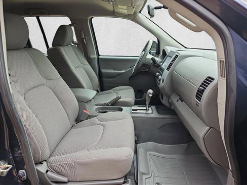 Used 2019 Nissan Frontier SV image 21