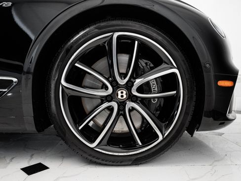 Certified 2020 Bentley Continental GT V8 AWD/4WD image 17